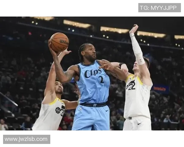 快船与勇士激战11月20日NBA赛场巅峰对决引发球迷热议