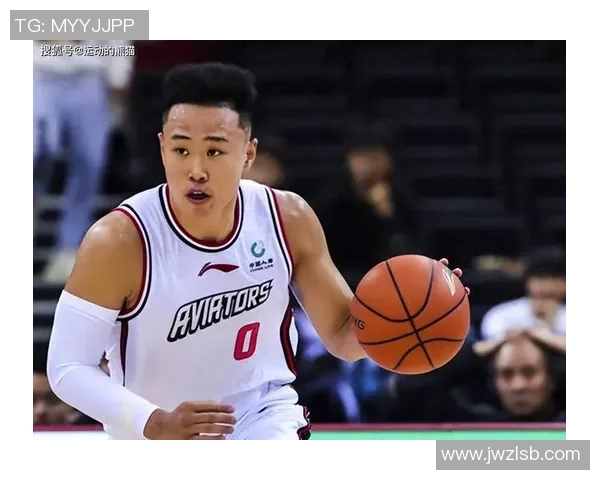 贺希宁：从篮球新星到职业生涯巅峰的奋斗历程与精彩瞬间