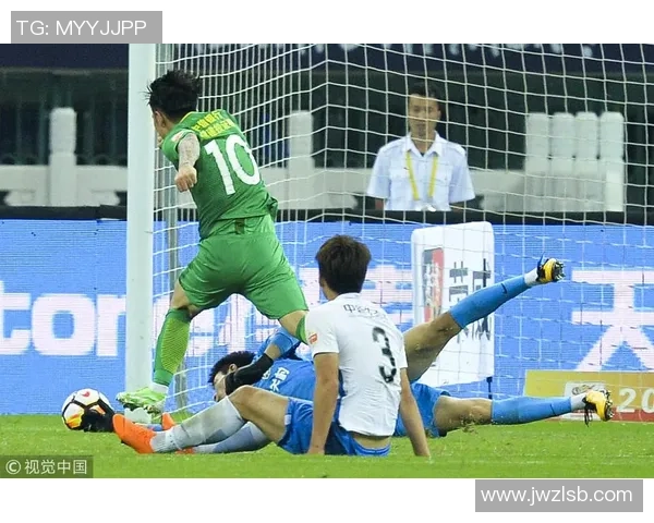 八月二十五日泰达对阵国安精彩赛事回顾与分析 八月二十五日泰达对阵国安精彩赛事回顾与分析