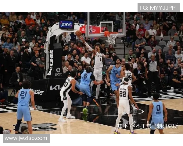 文班亚马首场比赛表现耀眼五次盖帽并成功隔扣字母哥引发热议