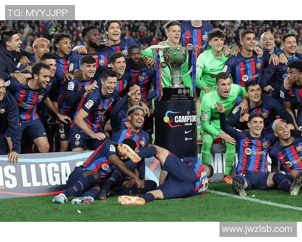 皇马与巴萨激战正酣谁将赢得这场世纪对决的荣耀与胜利